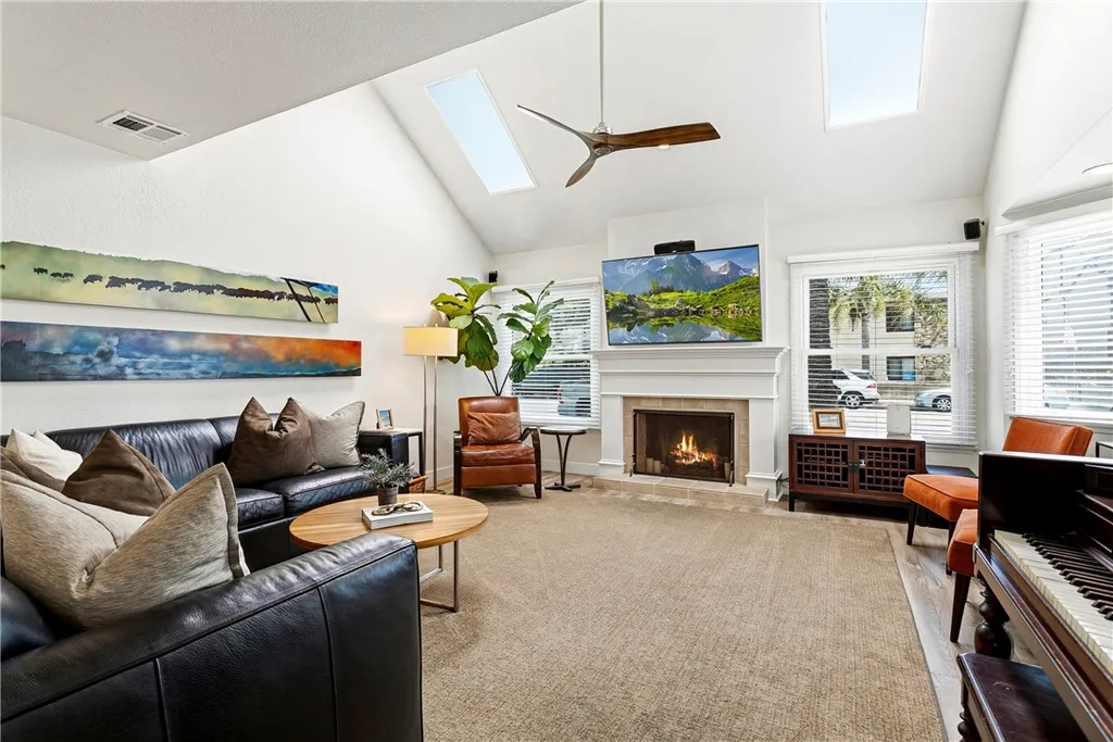 Additional image 3 of 223 14th Street, Huntington Beach, CA 92648
