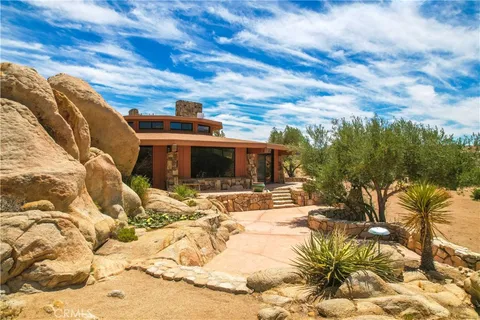 55290 Flying Tigers Road, Pioneertown, CA MLS: JT23138607