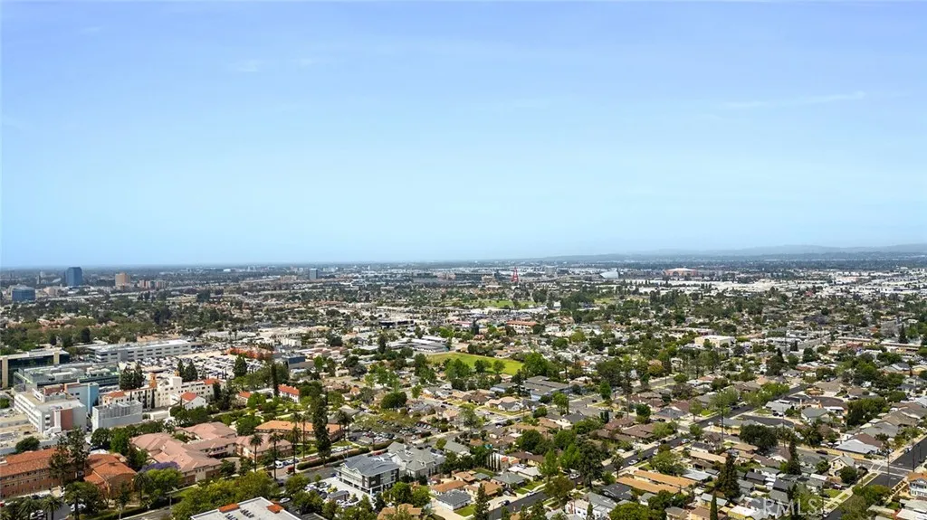 700 W La Veta Ave, Orange, CA 92868