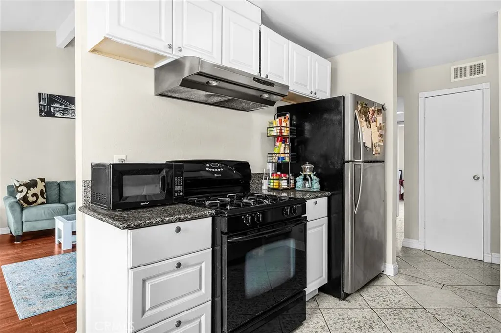 Additional image 33 of 700 W La Veta Ave, Orange, CA 92868