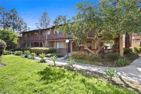 1010 W Macarthur Boulevard Unit 66, Santa Ana, CA MLS: PW25053711