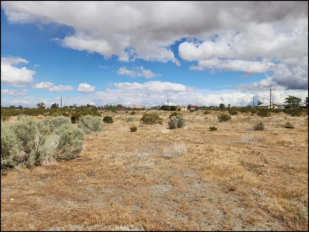 12232 Sheep Creek Rd, Phelan, CA 92371