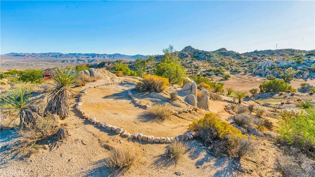 56898 Plaza Del Amigo, Yucca Valley, CA 92284