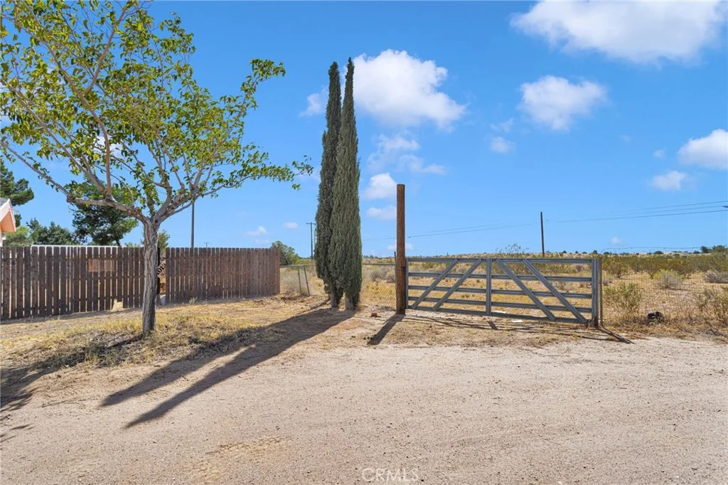 10124 Sunset Rd, Victorville, CA 92392