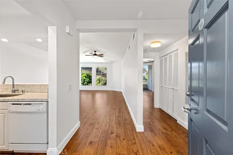 25442 Sea Bluffs Drive Unit 302, Dana Point, CA 92629 - MLS#: OC25022516
