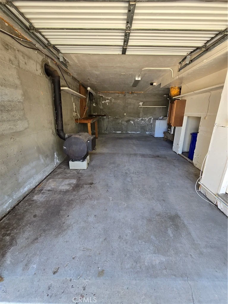 33460 Lakeview Dr, Running Springs, CA 92382