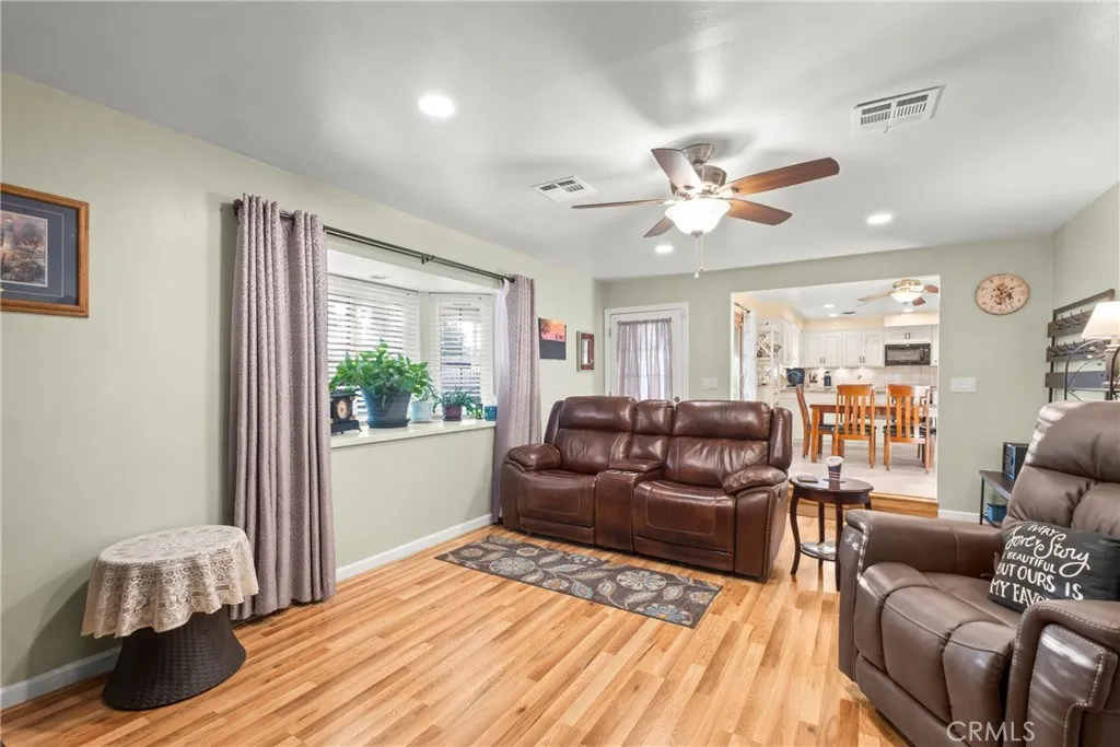 Additional image 38 of 705 Elm St, Tehachapi, CA 93561