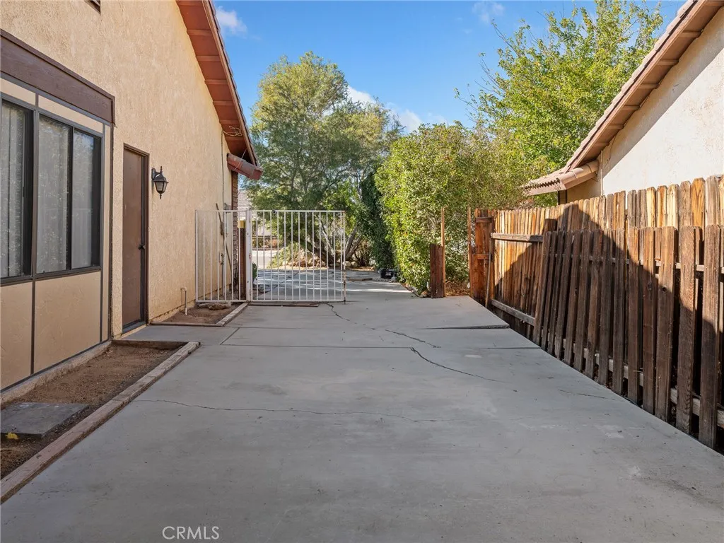 Additional image 23 of 13411 Ivanpah Rd, Apple Valley, CA 92308