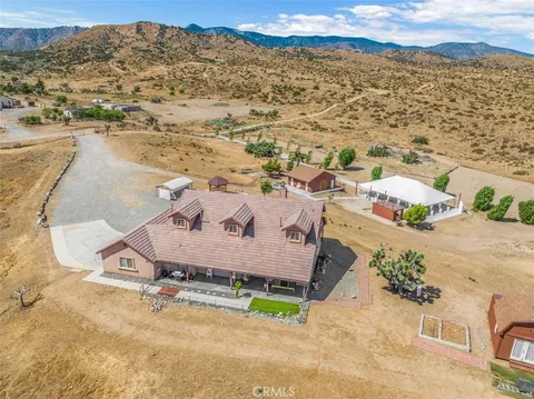 8164 Flowerfield Road, Phelan, CA MLS: PW25043848