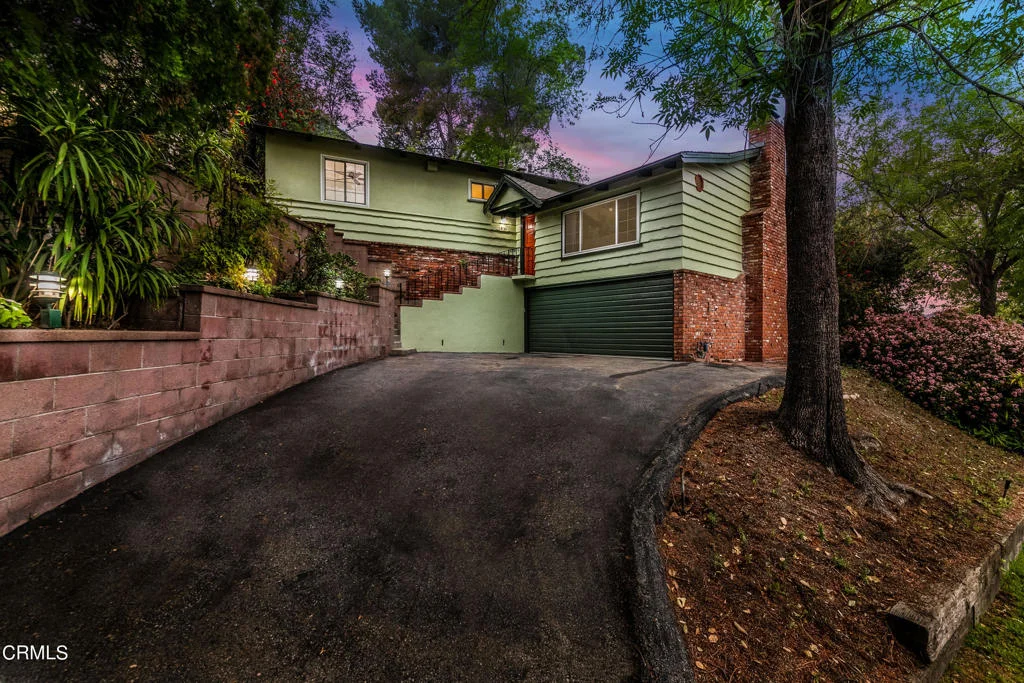 1830 La Loma Road, Pasadena, CA 91105