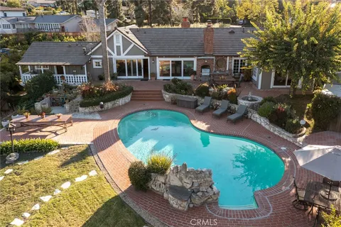 2501 Novato Place, Palos Verdes Estates, CA MLS: PV25068001