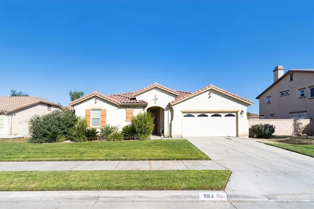 984 Paintbrush Trl, Hemet, CA 92545
