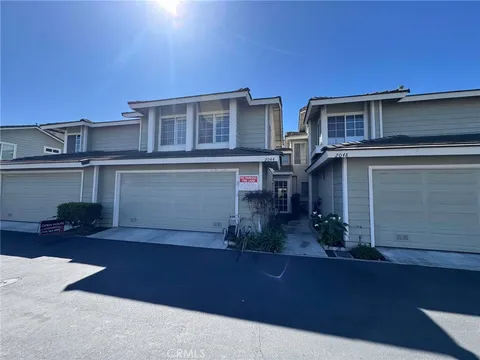 2044 W Hastings Way Unit 52, Anaheim, CA MLS: PW25038187