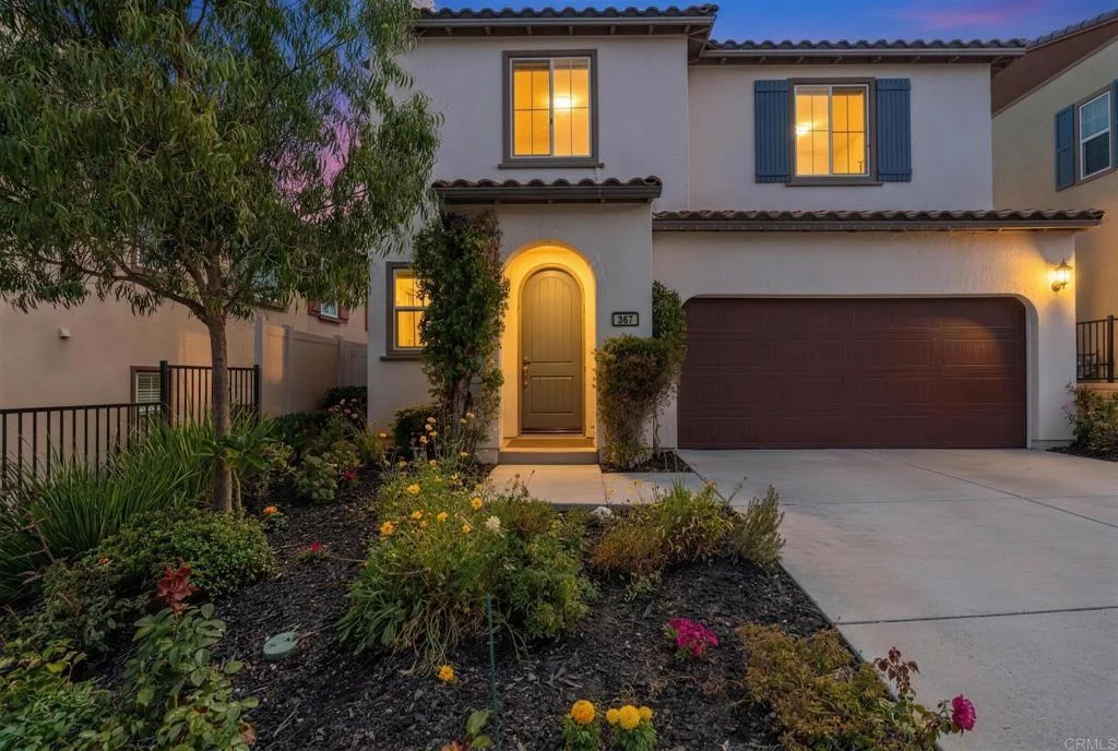 887 Brookdale Drive, Vista, CA 92081