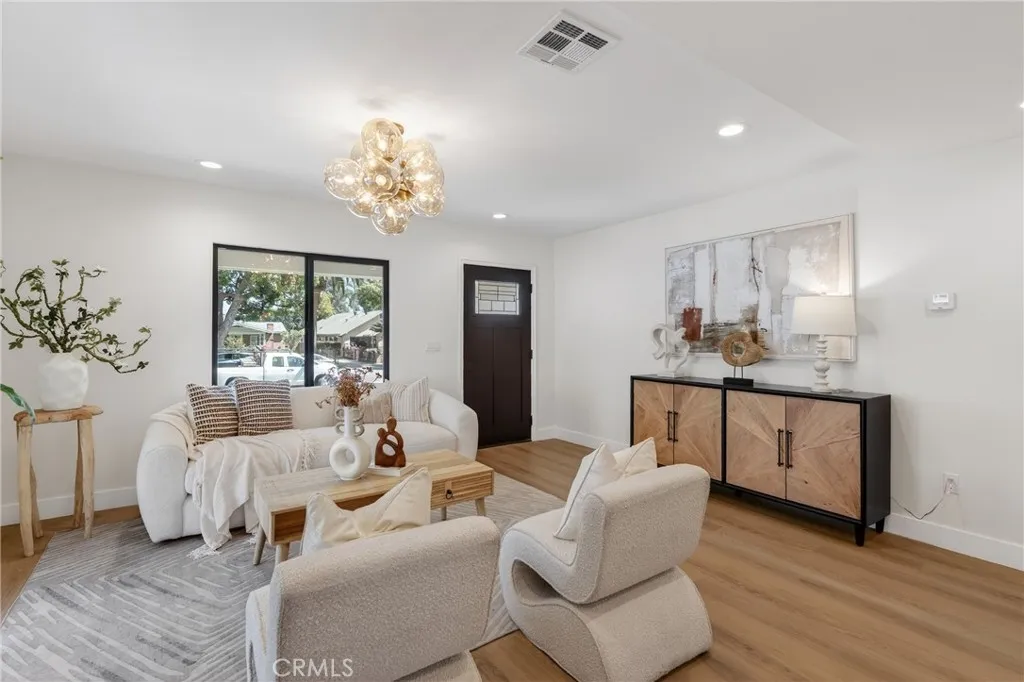 Additional image 8 of 141 S Roosevelt Avenue, Pasadena, CA 91107