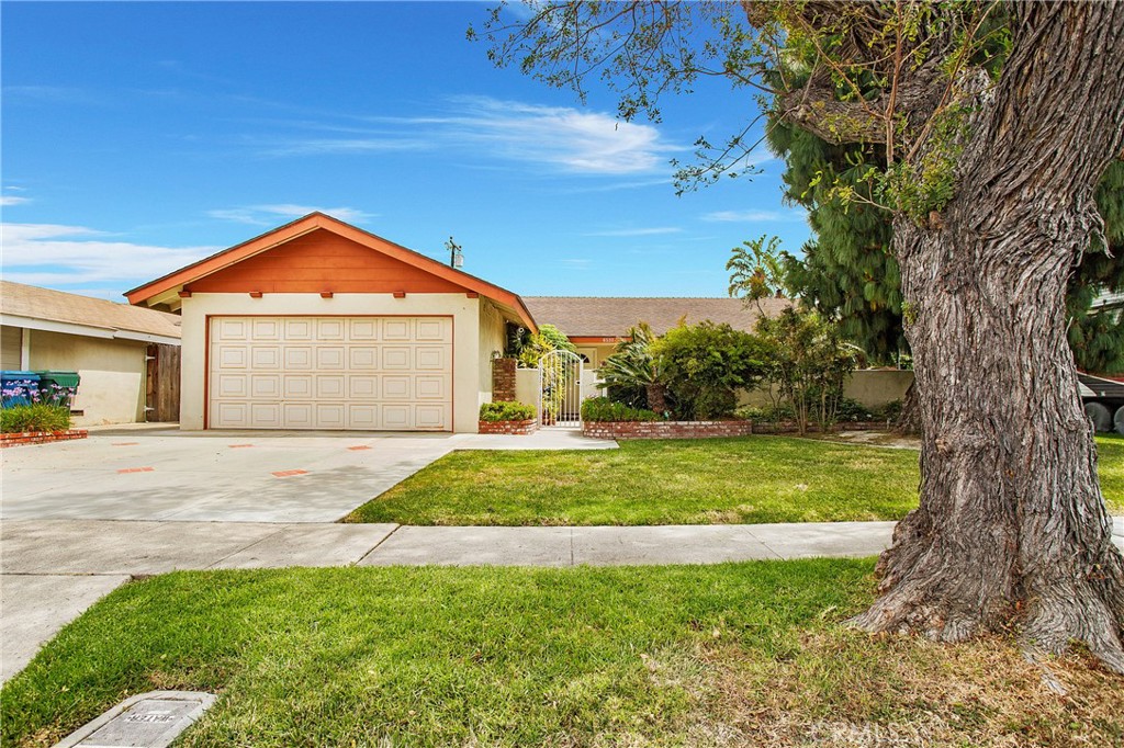 6532 Bishop Drive, Huntington Beach, CA 92647 - MLS#: OC23096618