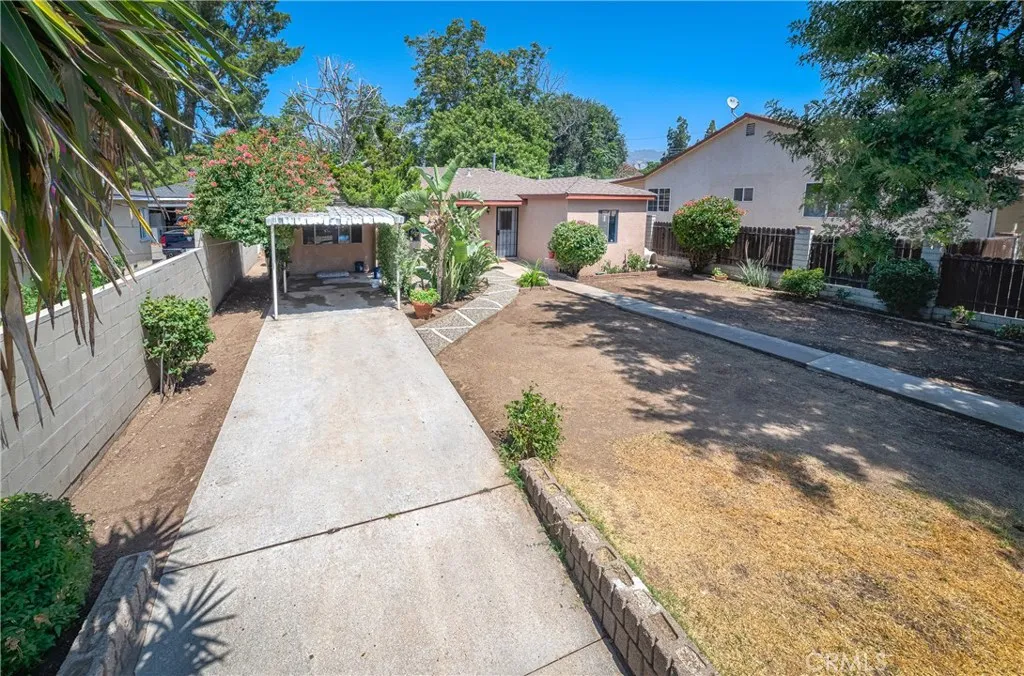 14179 Dyer Street, Sylmar, CA 91342