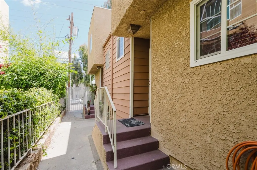 Additional image 49 of 7319 Hazeltine Avenue Unit 4, Van Nuys, CA 91405