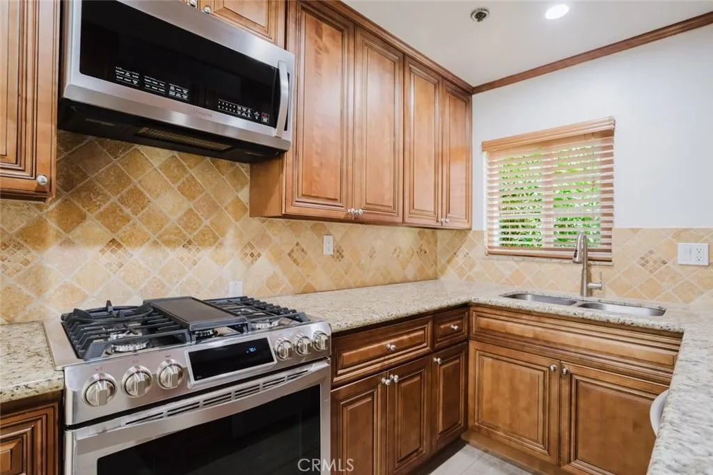 Additional image 57 of 7319 Hazeltine Avenue Unit 4, Van Nuys, CA 91405