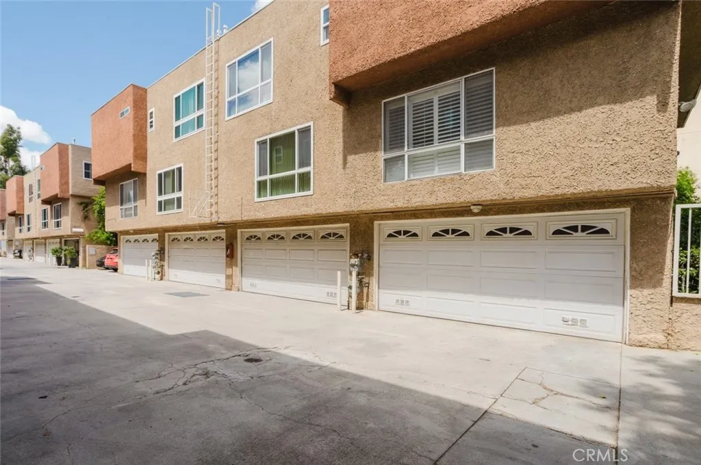 Additional image 40 of 7319 Hazeltine Avenue Unit 4, Van Nuys, CA 91405