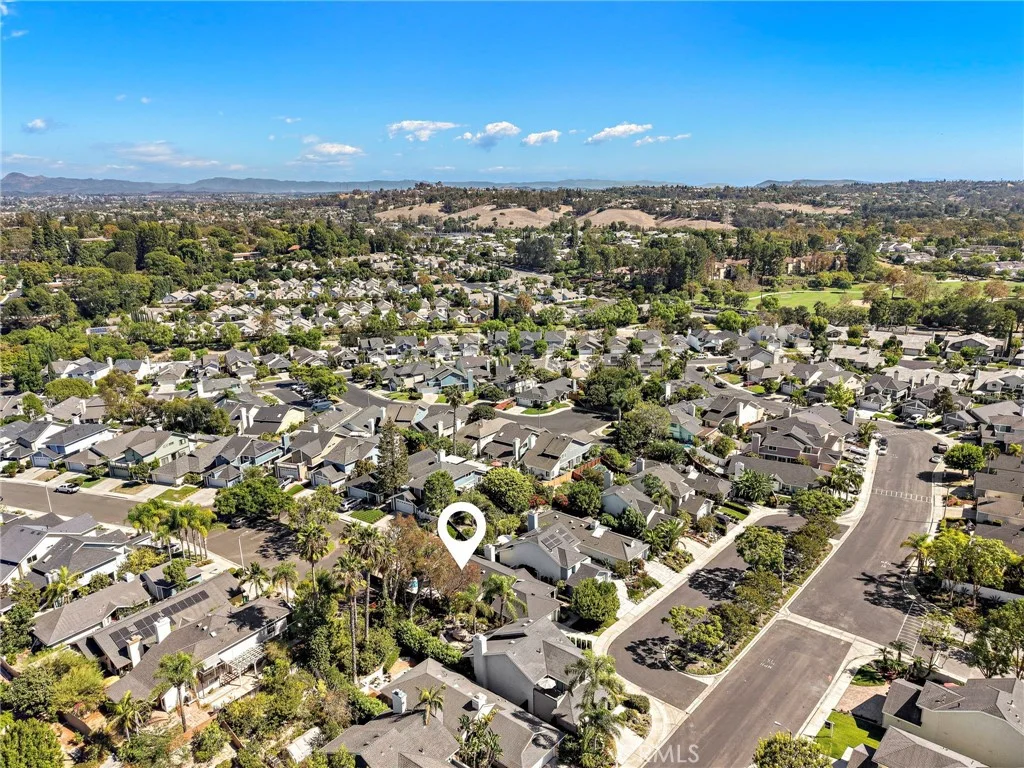 30 Oxbow Creek Ln, Laguna Hills, CA 92653