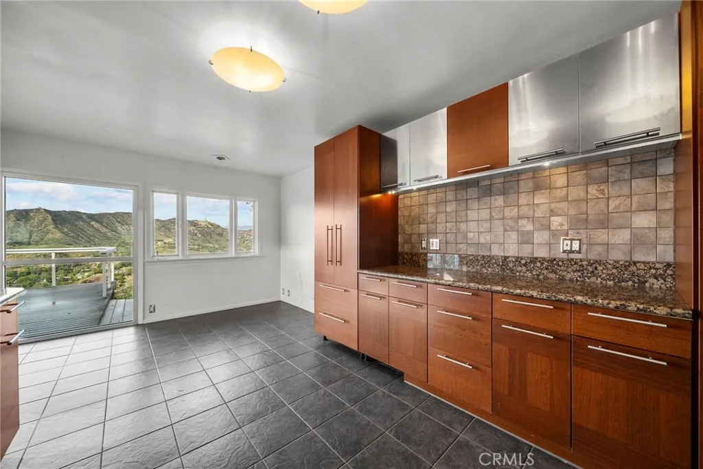 Additional image 85 of 7027 Macapa Dr, Los Angeles, CA 90068
