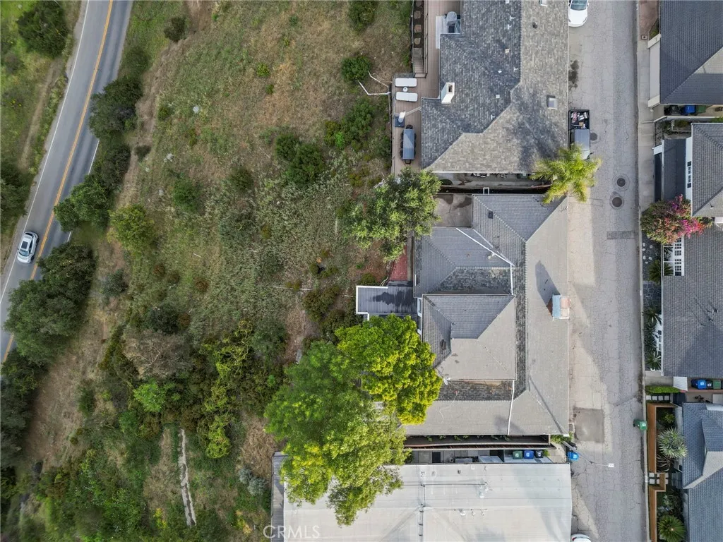 Additional image 57 of 7027 Macapa Dr, Los Angeles, CA 90068