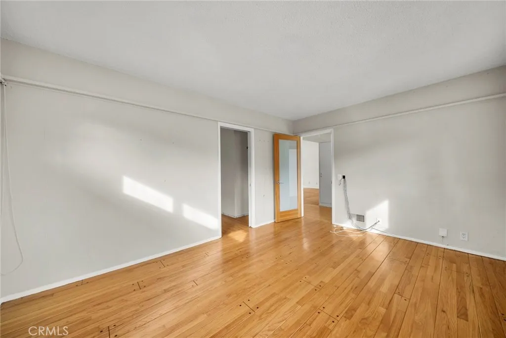 Additional image 103 of 7027 Macapa Dr, Los Angeles, CA 90068