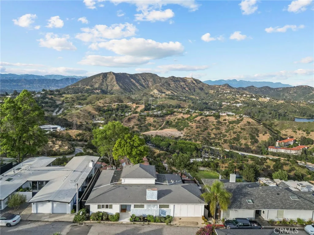 Additional image 58 of 7027 Macapa Dr, Los Angeles, CA 90068