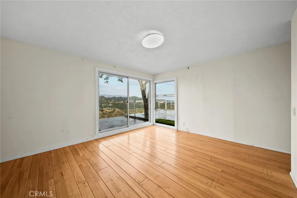 Additional image 95 of 7027 Macapa Dr, Los Angeles, CA 90068