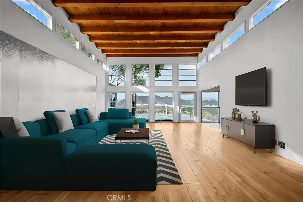 Additional image 73 of 7027 Macapa Dr, Los Angeles, CA 90068