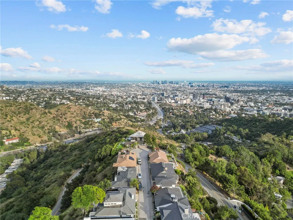 Additional image 61 of 7027 Macapa Dr, Los Angeles, CA 90068