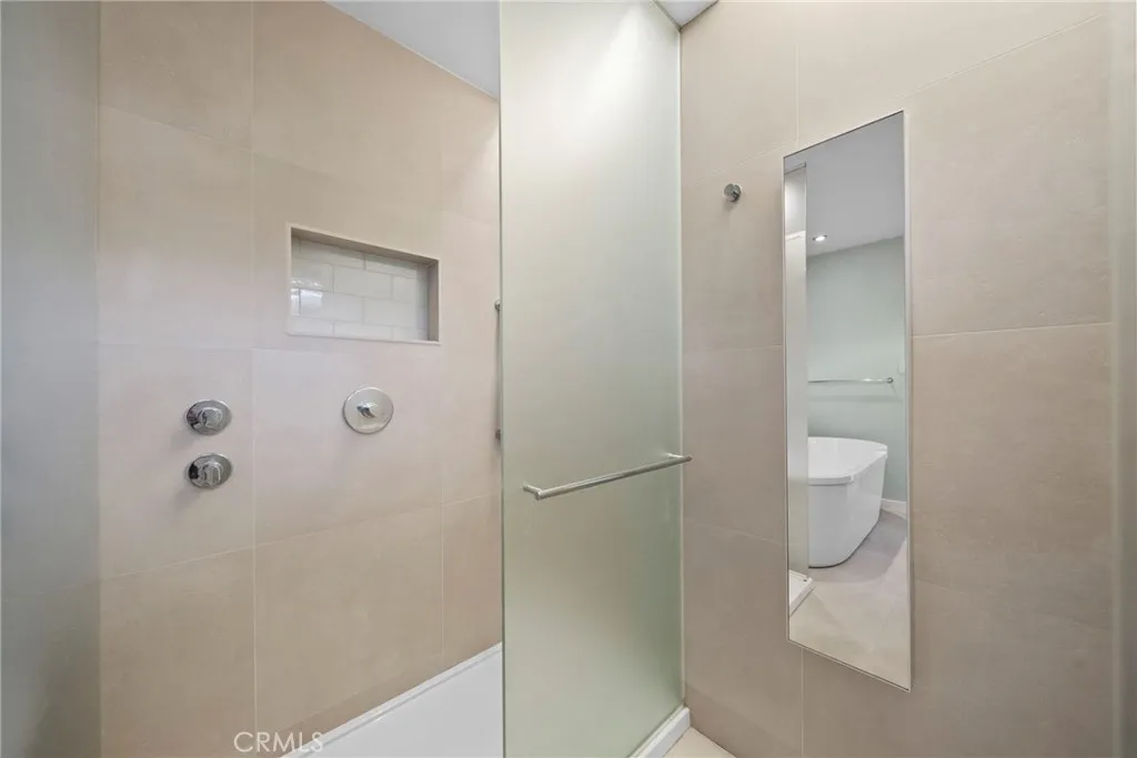 Additional image 100 of 7027 Macapa Dr, Los Angeles, CA 90068