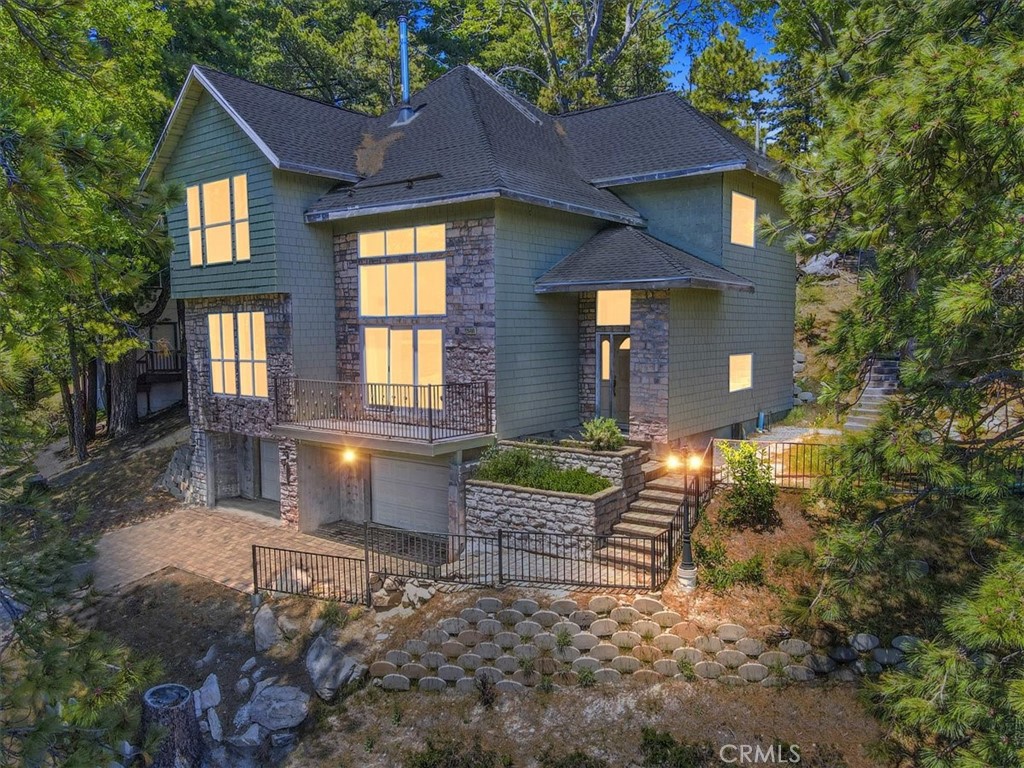 26480 Walnut Hills Drive, Lake Arrowhead, CA 92352 - MLS#: CV23095636