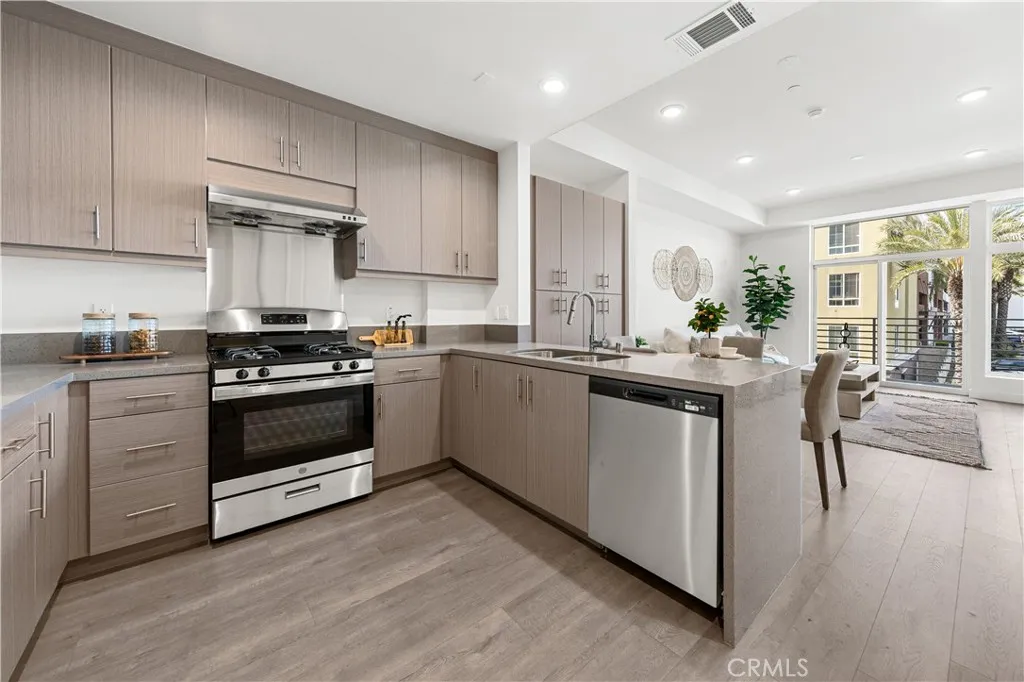 Additional image 3 of 168 S Monterey Street Unit 205, Alhambra, CA 91801