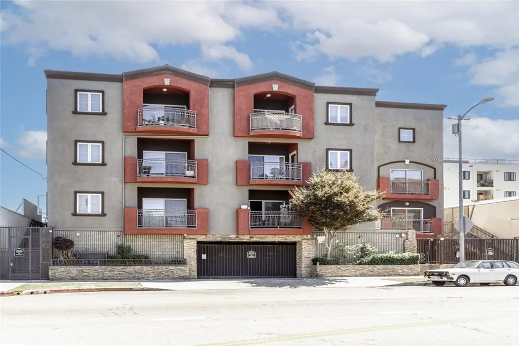 Additional image 2 of 11124 Burbank Boulevard Unit 101, North Hollywood, CA 91601