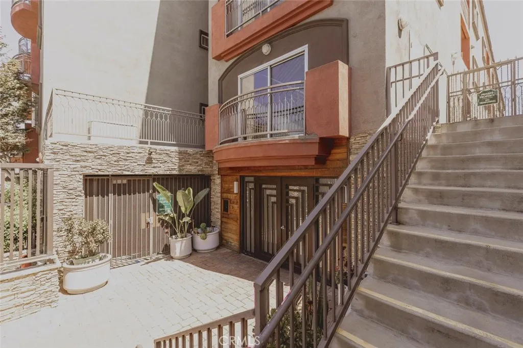 Additional image 30 of 11124 Burbank Boulevard Unit 101, North Hollywood, CA 91601