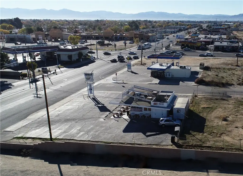 Additional image 9 of 44431 Division St, Lancaster, CA 93535