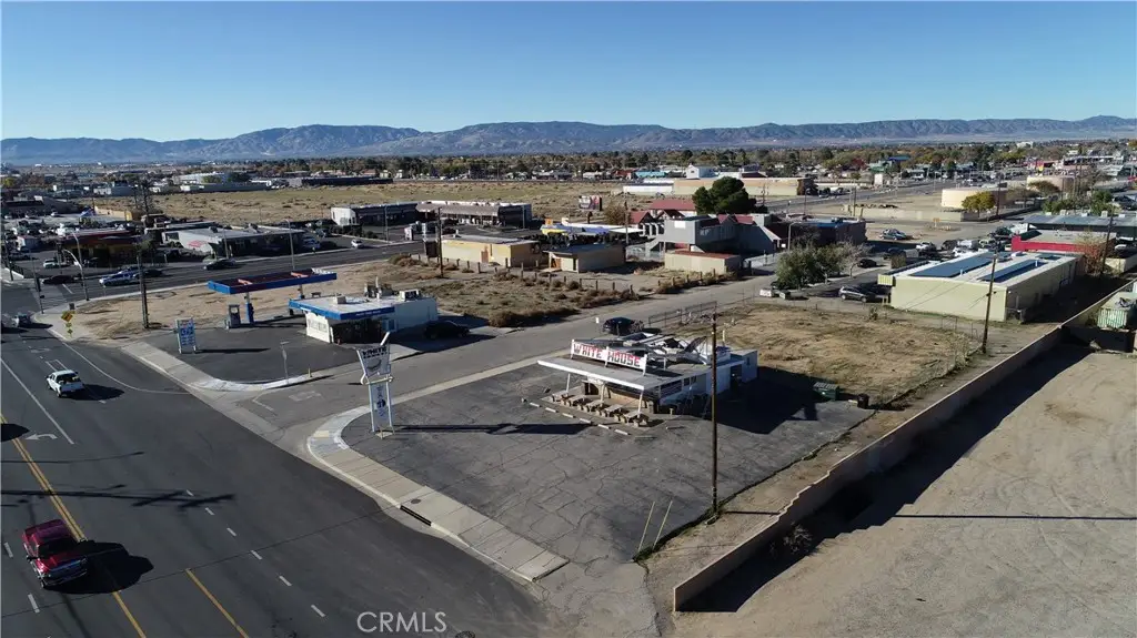 Additional image 8 of 44431 Division St, Lancaster, CA 93535