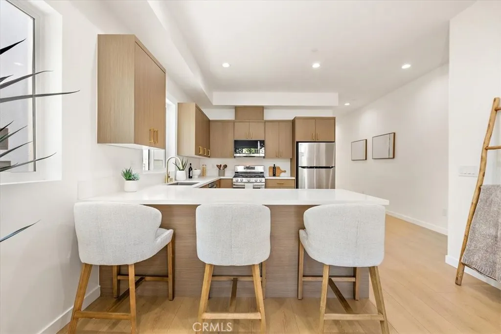 Additional image 63 of 642 E Fairview Boulevard Unit B, Inglewood, CA 90302