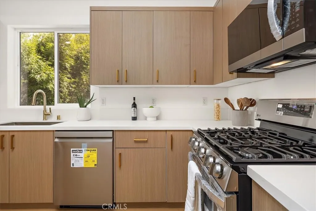 Additional image 21 of 642 E Fairview Boulevard Unit B, Inglewood, CA 90302