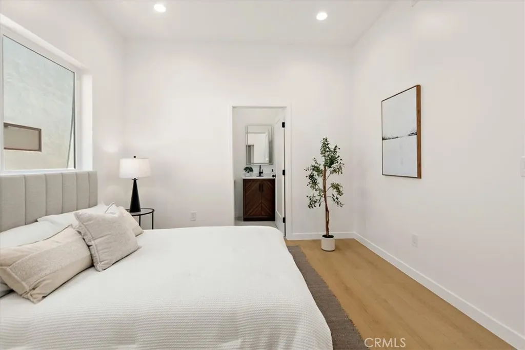 Additional image 80 of 642 E Fairview Boulevard Unit B, Inglewood, CA 90302