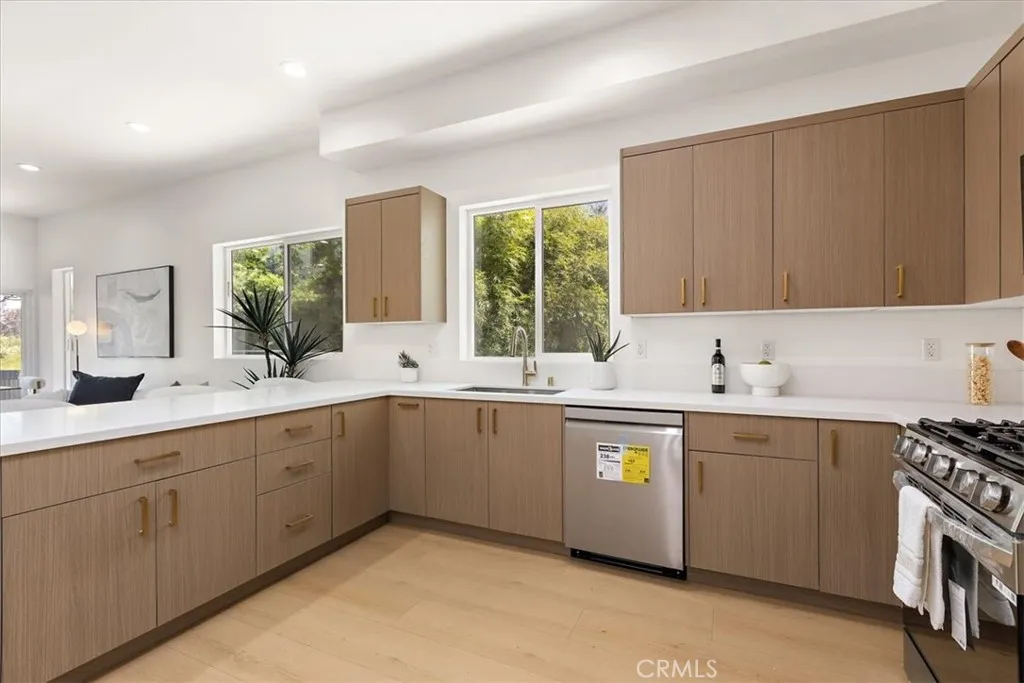 Additional image 24 of 642 E Fairview Boulevard Unit B, Inglewood, CA 90302