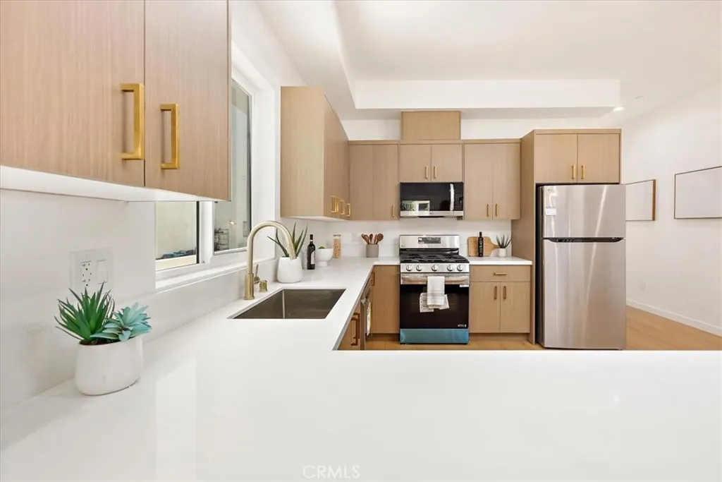 Additional image 67 of 642 E Fairview Boulevard Unit B, Inglewood, CA 90302