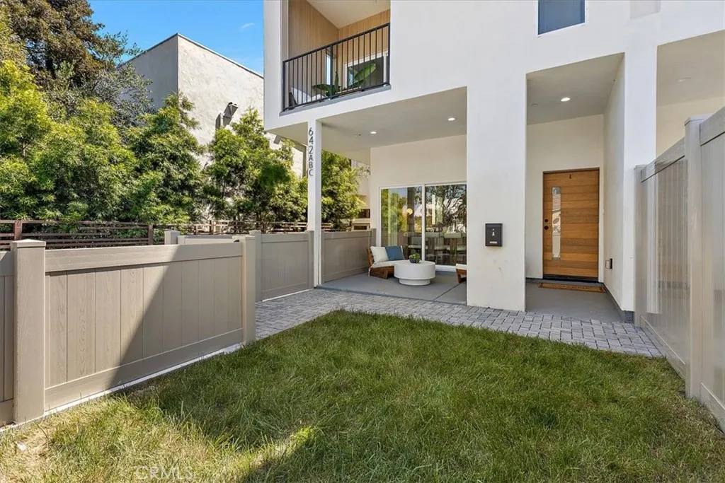 Additional image 50 of 642 E Fairview Boulevard Unit B, Inglewood, CA 90302