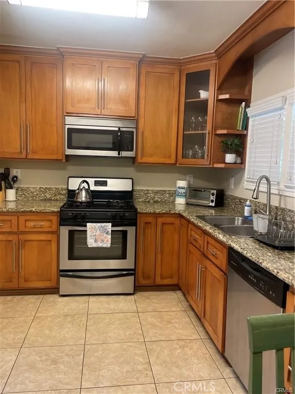 Additional image 31 of 596 E Arrow Hwy, Claremont, CA 91711
