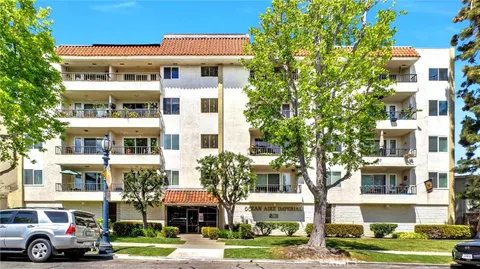 2131 E 1st Street Unit 201, Long Beach, CA MLS: OC25092301