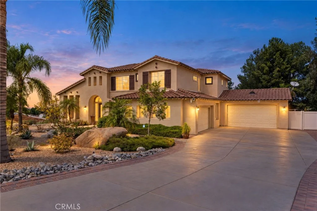 18507 Sunset Knoll Dr, Riverside, CA 92504