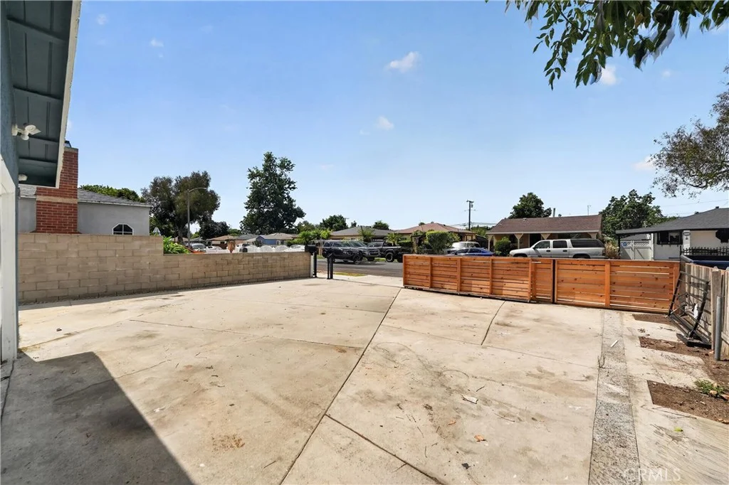 2166 Fashion Avenue, Long Beach, CA 90810