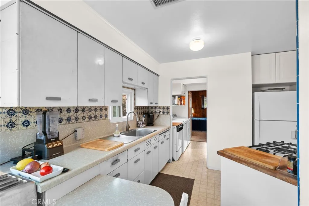 Additional image 48 of 4608 Valencia Dr, San Diego, CA 92115